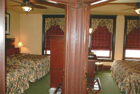 Hickok'S Hotel And Gaming Deadwood Room photo